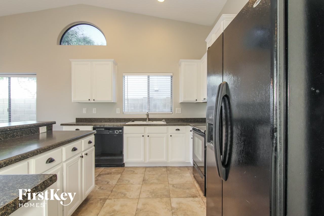 14521 N 145th Dr - Photo 6 of 15