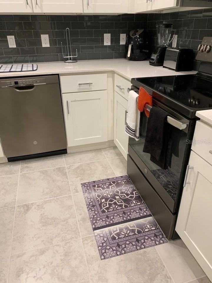 3111 Paradox Cir #201 - Photo 5 of 17