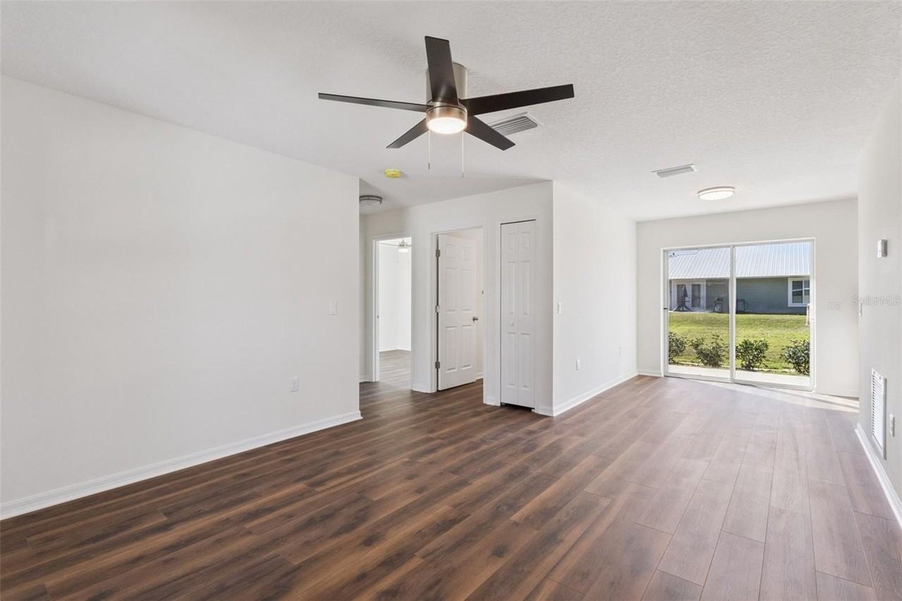 1073 N Rockingham Ave - Photo 3 of 17