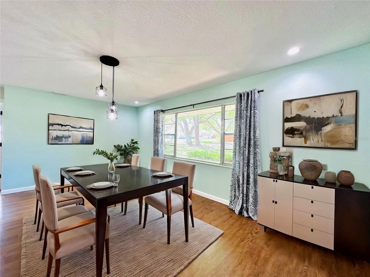 391 Floral Dr - Photo 5 of 39