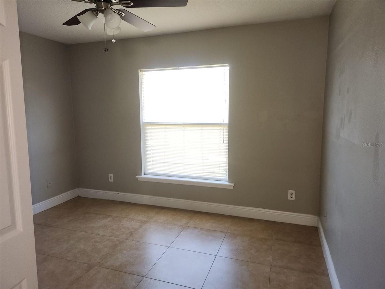 709 Cockatoo Ct - Photo 5 of 11