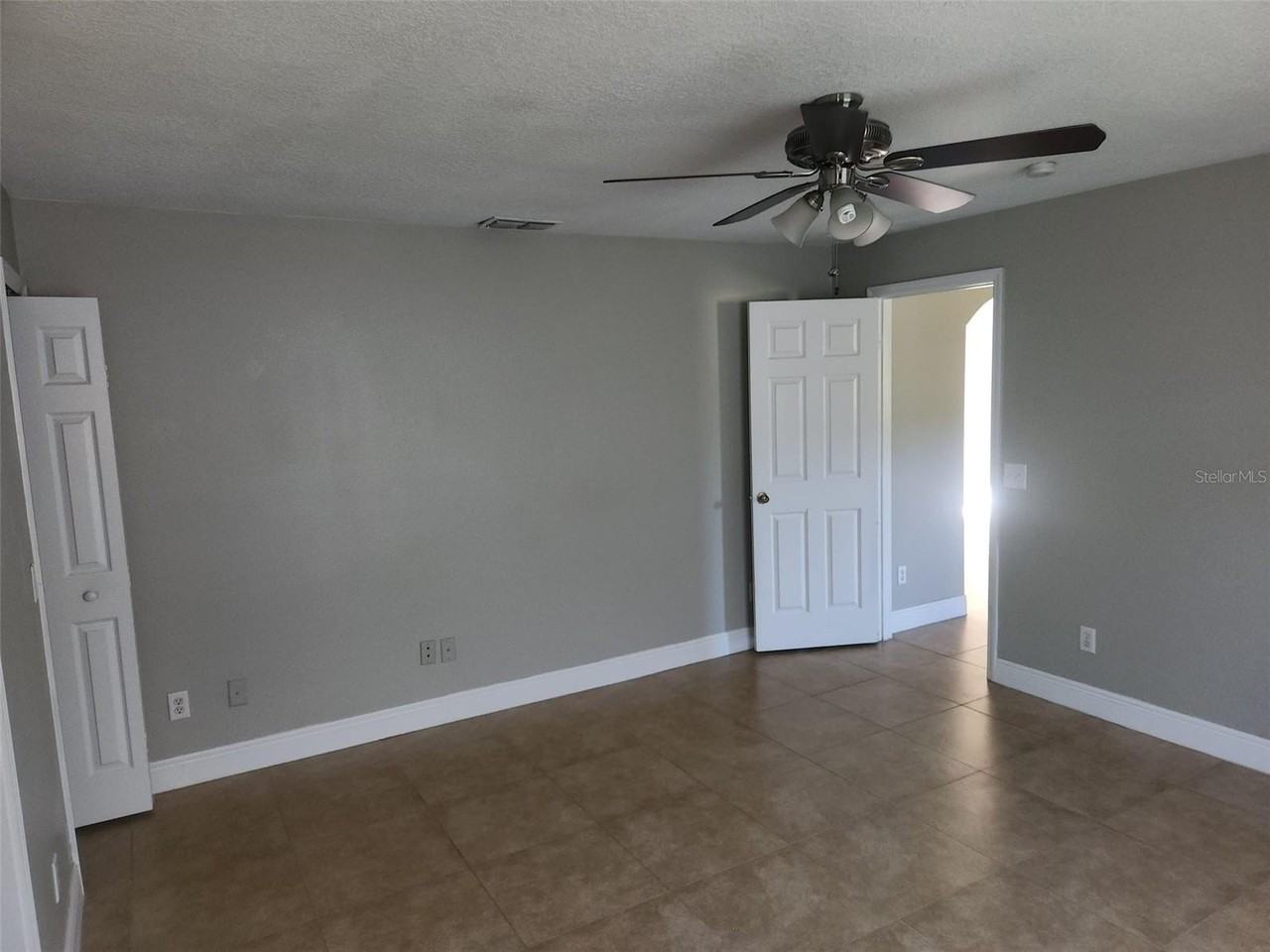 709 Cockatoo Ct - Photo 6 of 11