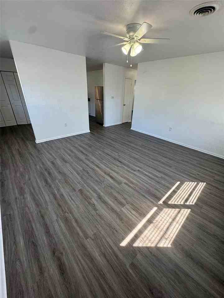 1711 Ne 70th St - Photo 2 of 11