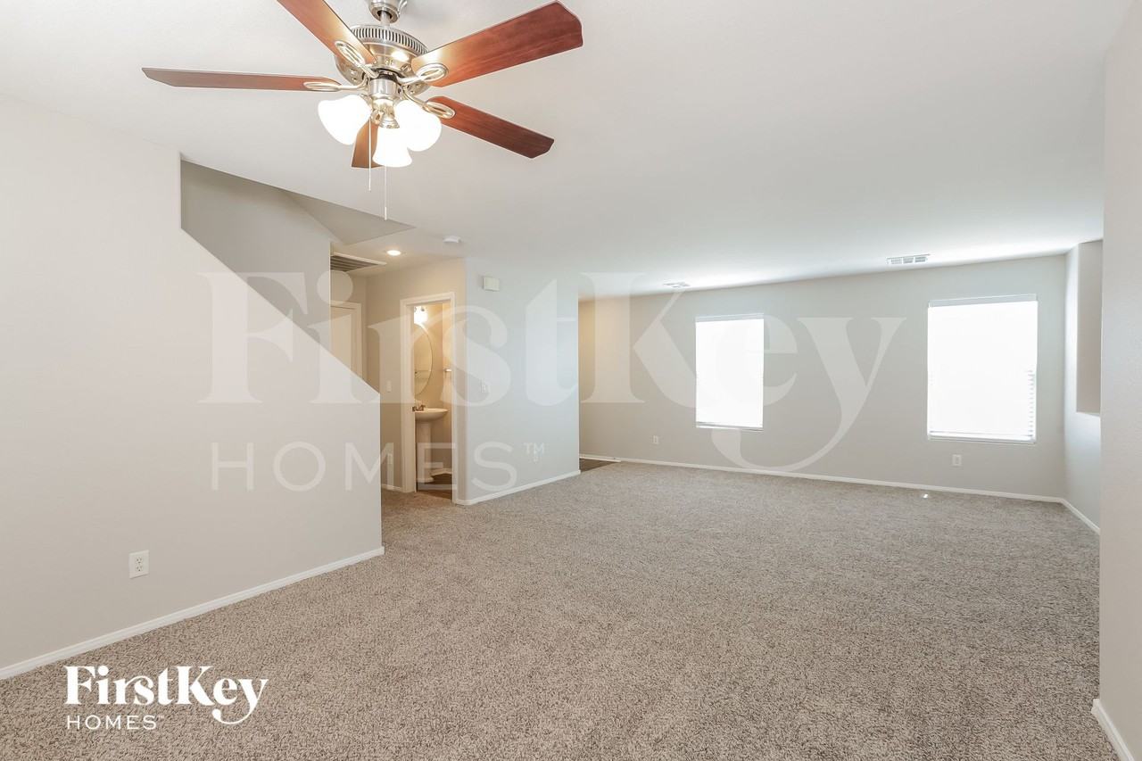 9511 Golden Scots Ct - Photo 4 of 15