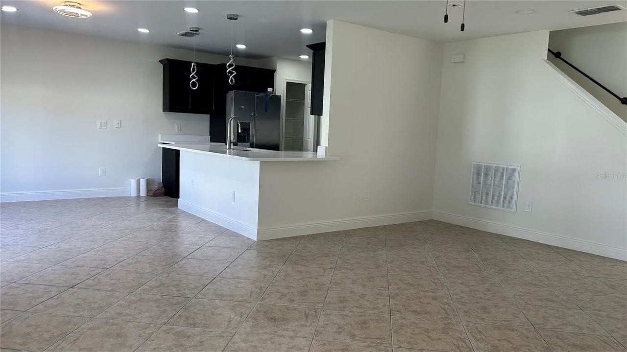 2425 Ashecroft Dr - Photo 6 of 14