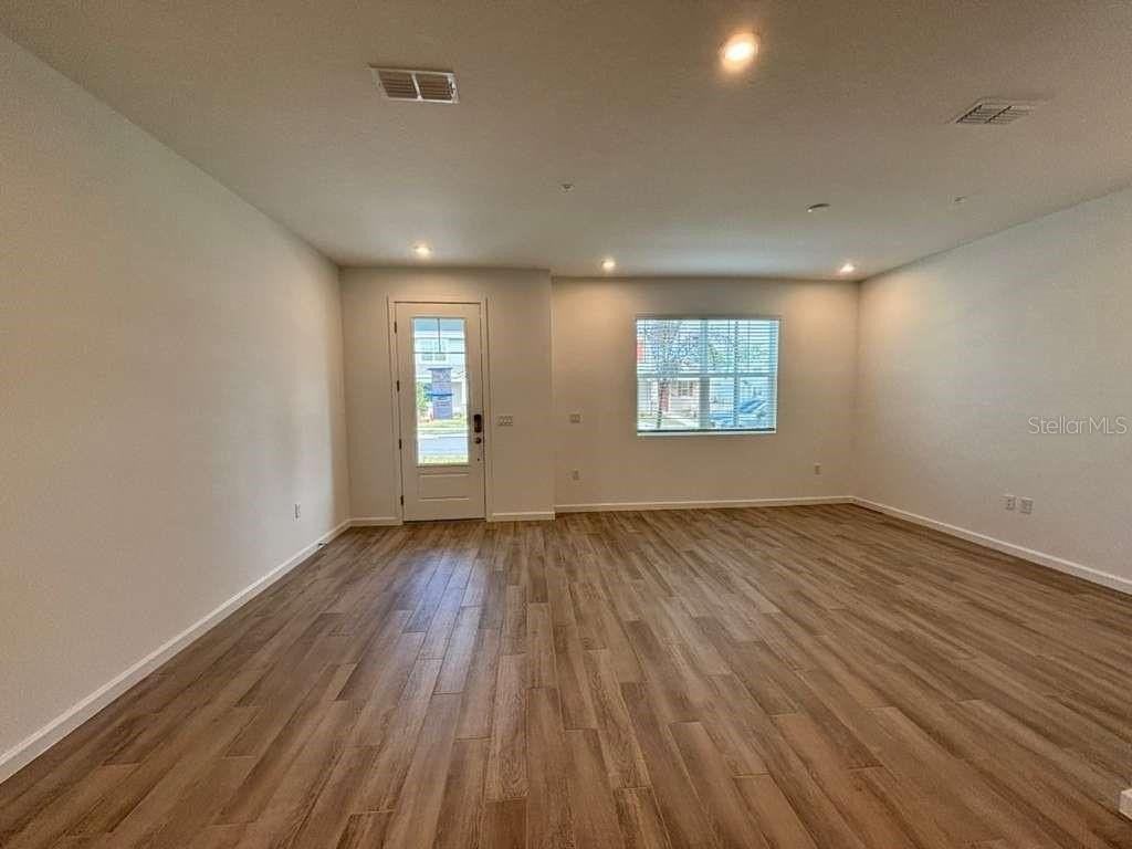 9872 Walkway Dr - Photo 2 of 19