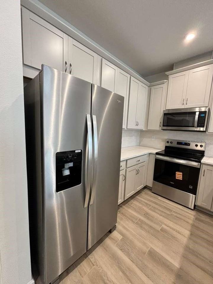 9872 Walkway Dr - Photo 5 of 19