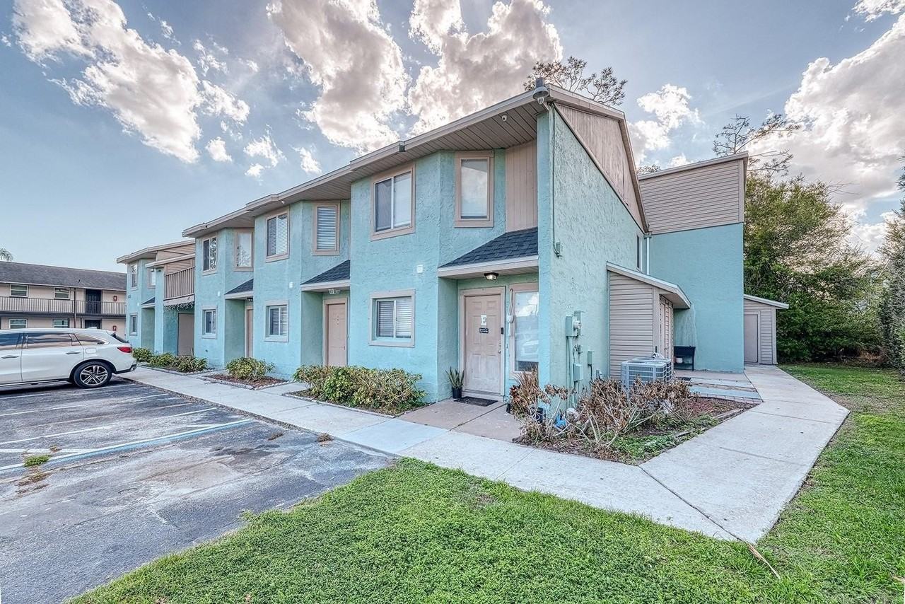 283 Gardner Ln #D - Photo 2 of 33