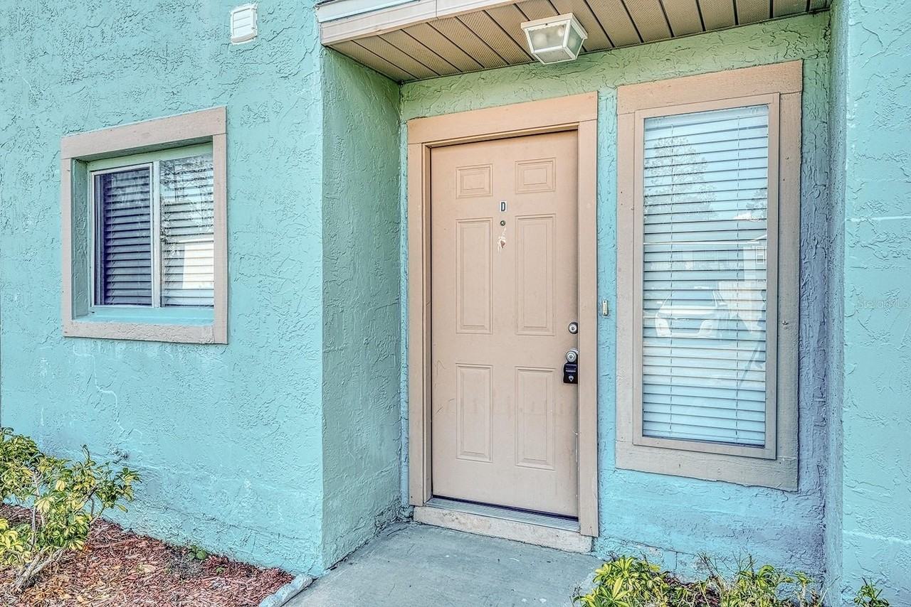 283 Gardner Ln #D - Photo 3 of 33