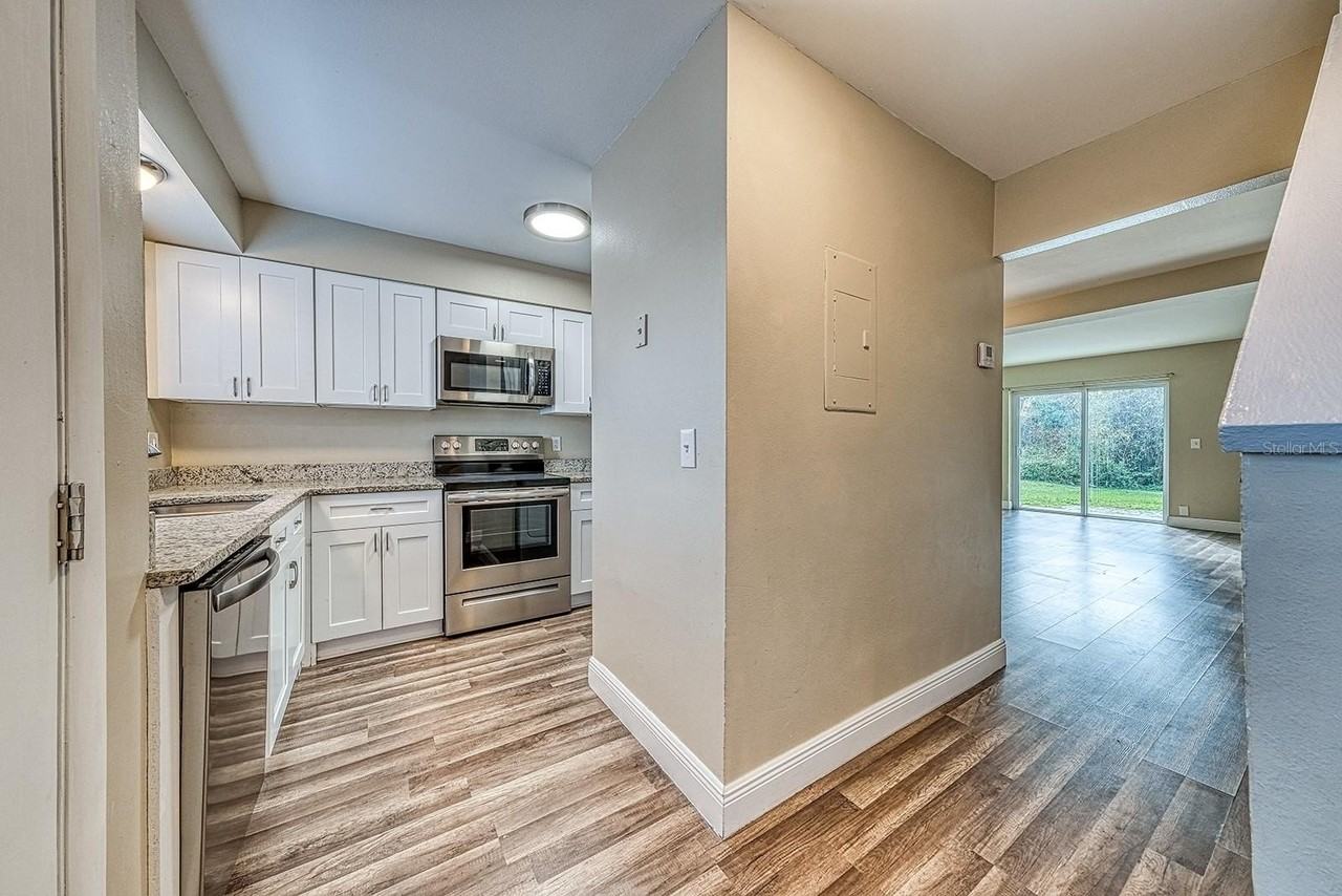 283 Gardner Ln #D - Photo 5 of 33