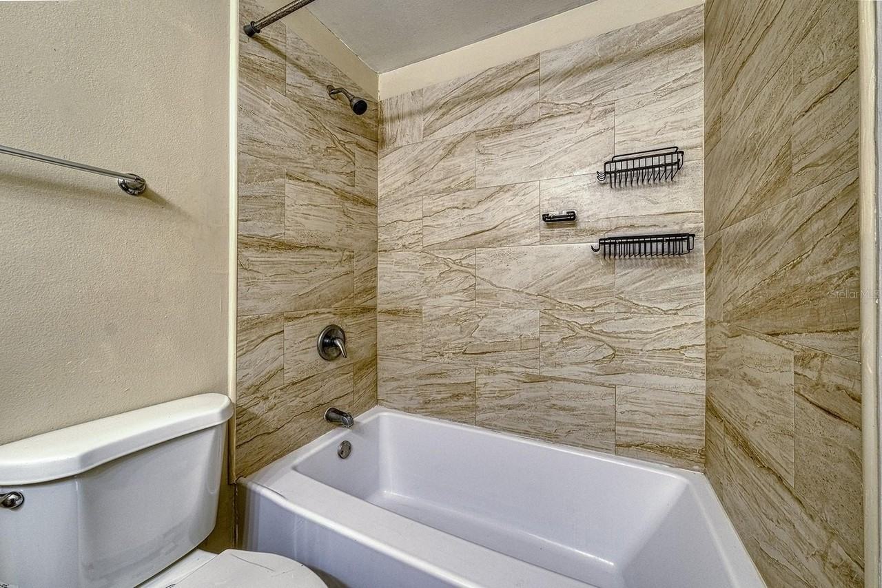 283 Gardner Ln #D - Photo 7 of 8