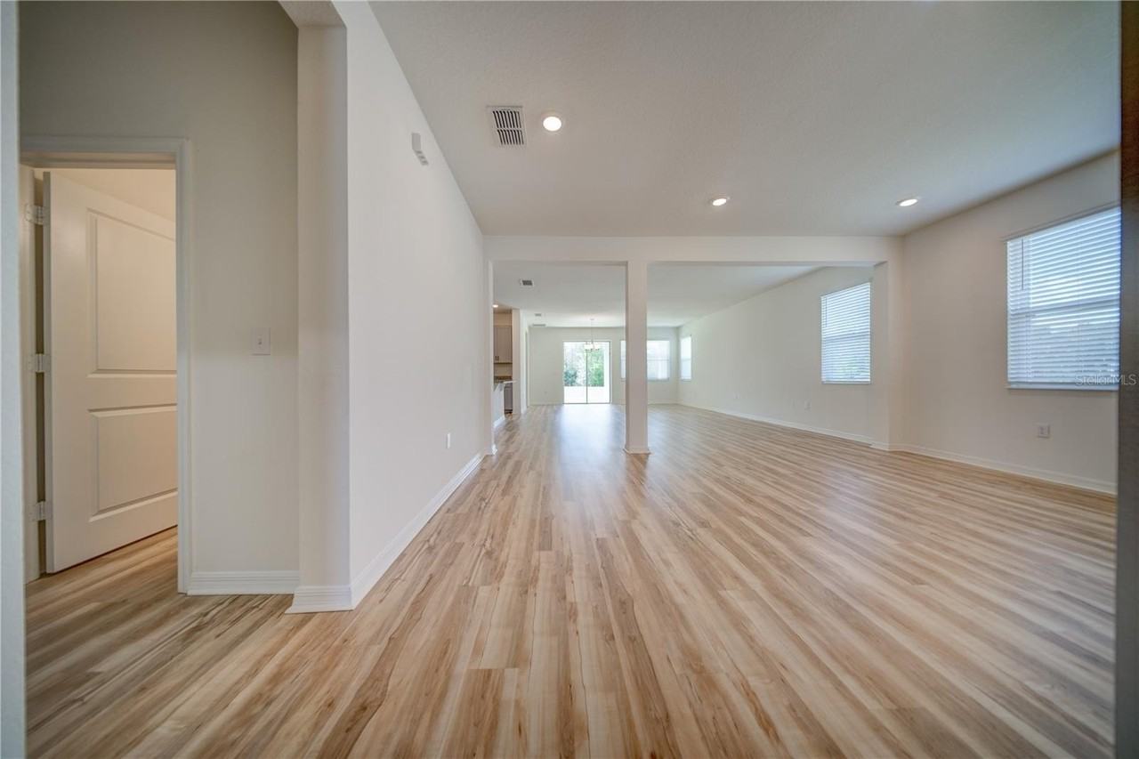 16300 Winding Preserve Cir - Photo 3 of 29