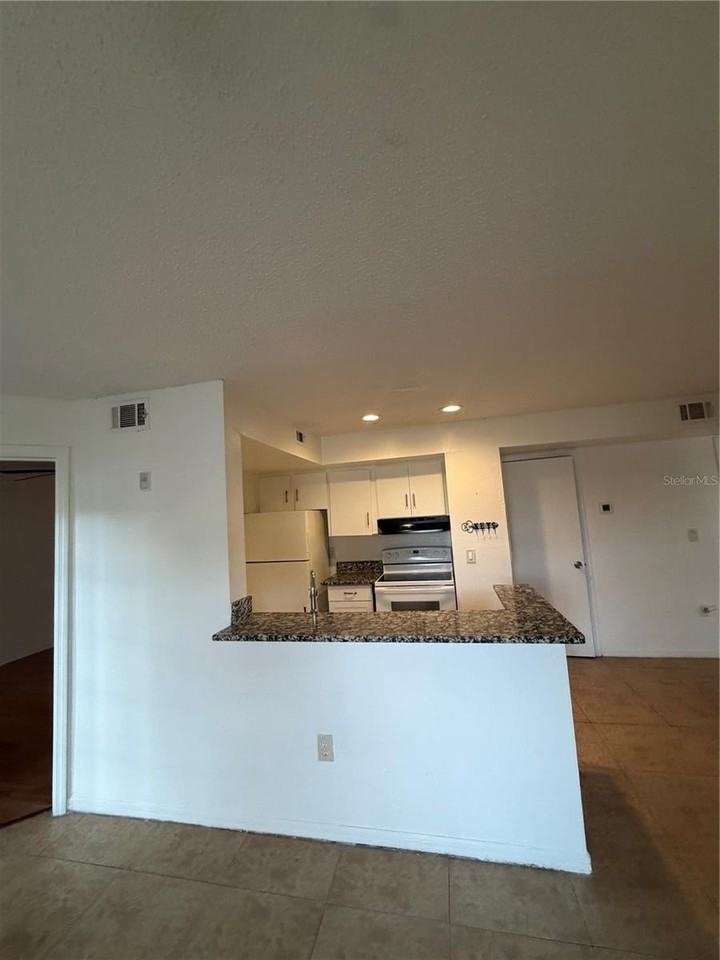 437 Fountainhead Cir #182 - Photo 6 of 10