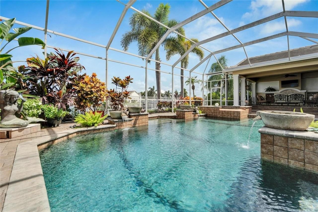 517 Mirabay Blvd - Photo 2 of 50