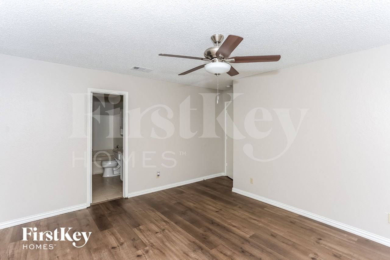 210 Arabian Ln - Photo 7 of 15