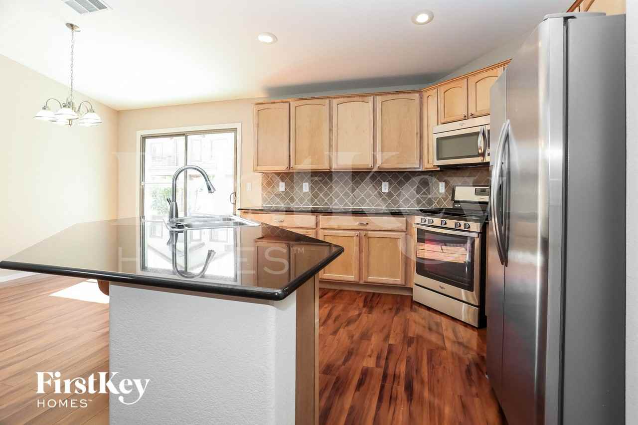 3021 Blush Noisette Ave - Photo 4 of 14