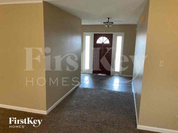 935 Rutland Dr - Photo 3 of 10