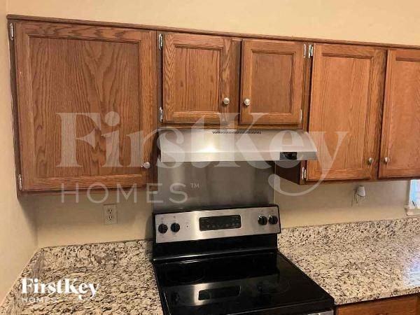 935 Rutland Dr - Photo 6 of 10