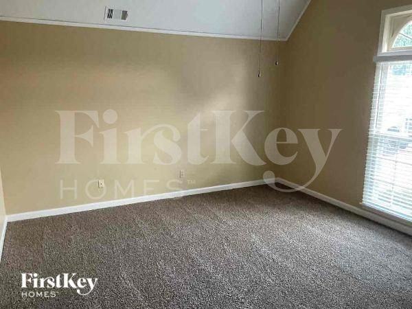 935 Rutland Dr - Photo 7 of 10