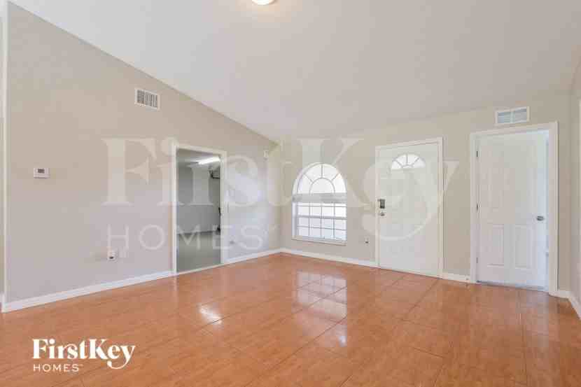 719 Wombat Way - Photo 2 of 15