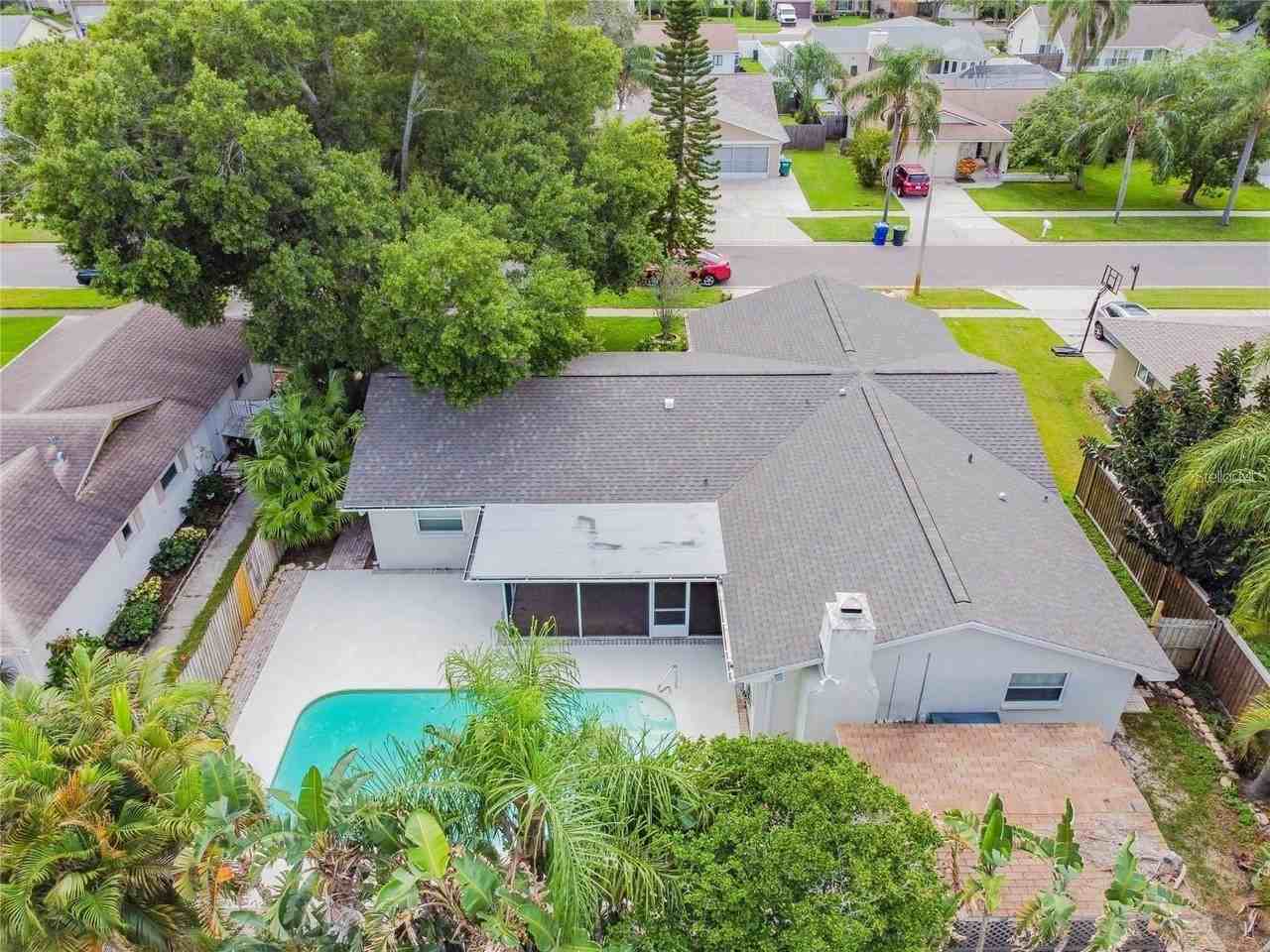 2656 Colony Dr - Photo 3 of 25