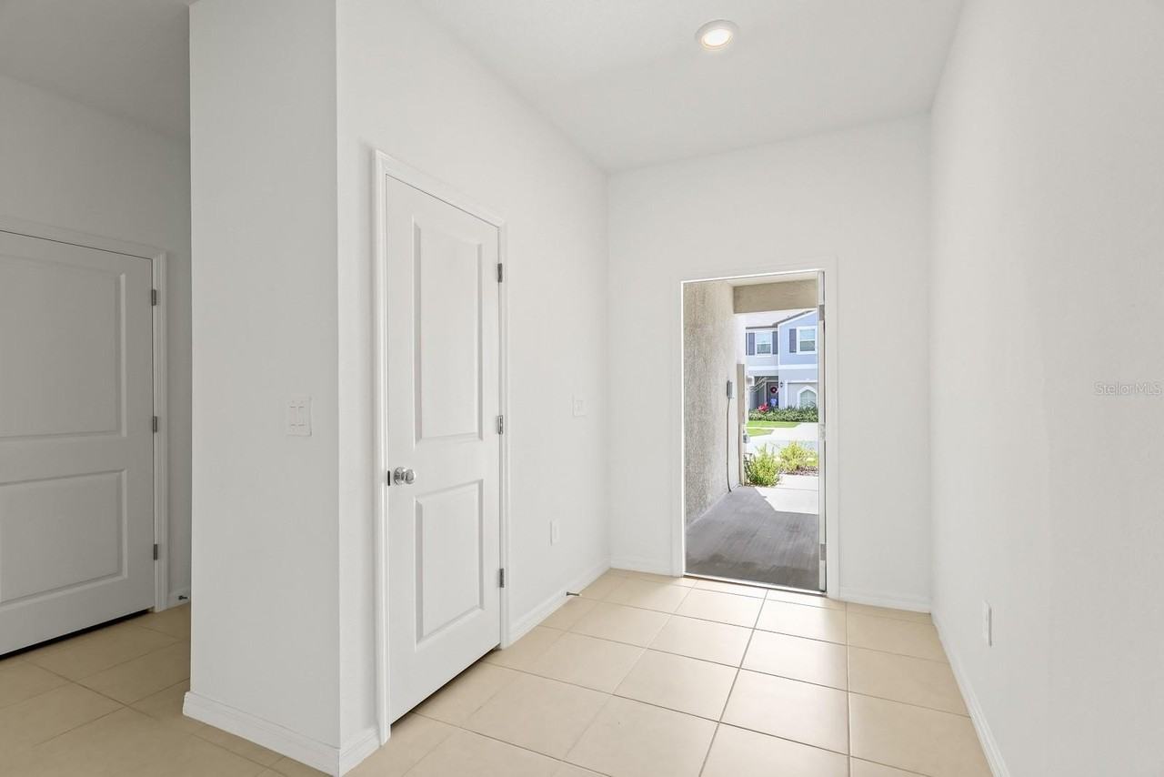 2642 Sunray Venus Way - Photo 5 of 31