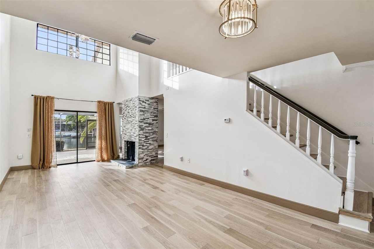 10444 Saint Tropez Pl - Photo 7 of 39