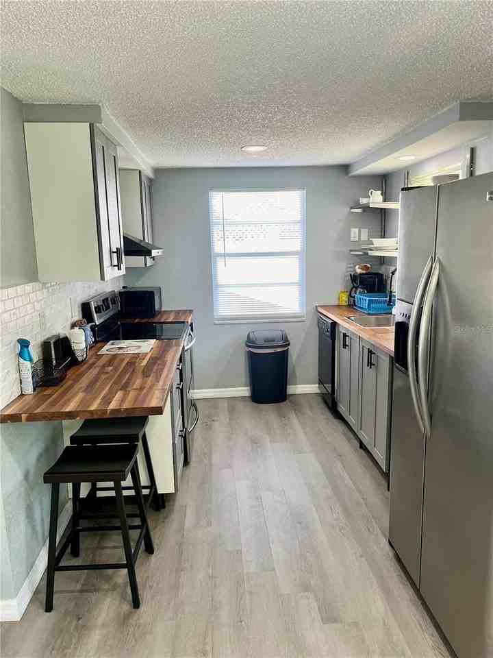 3405 Wilson Dr - Photo 2 of 30