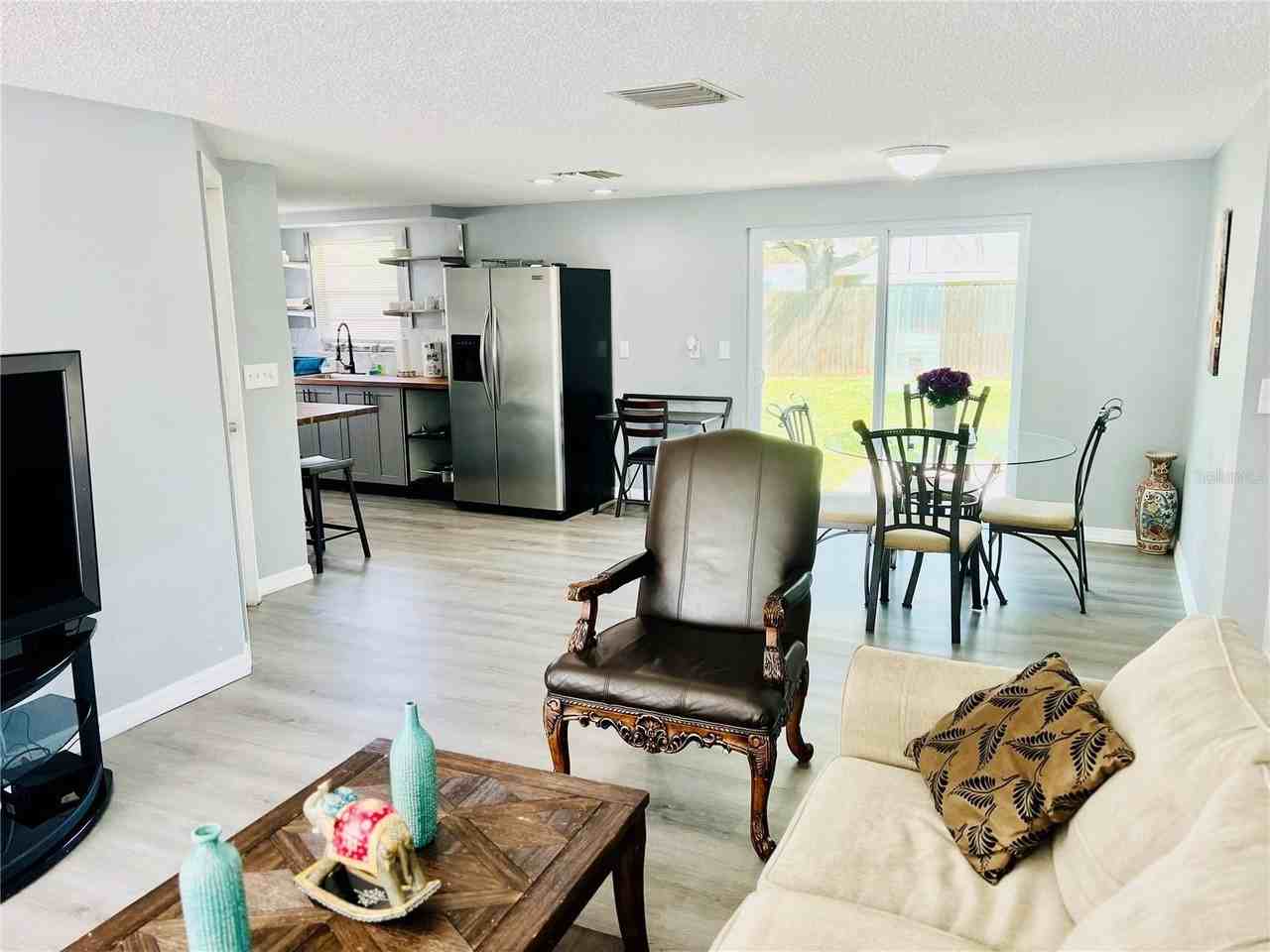 3405 Wilson Dr - Photo 5 of 30