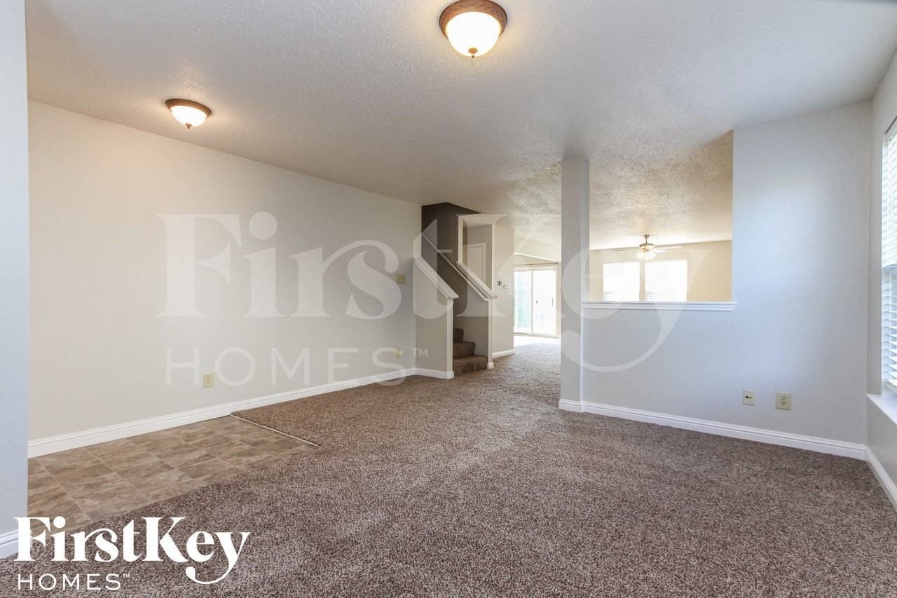 6448 Front Point Dr - Photo 4 of 15