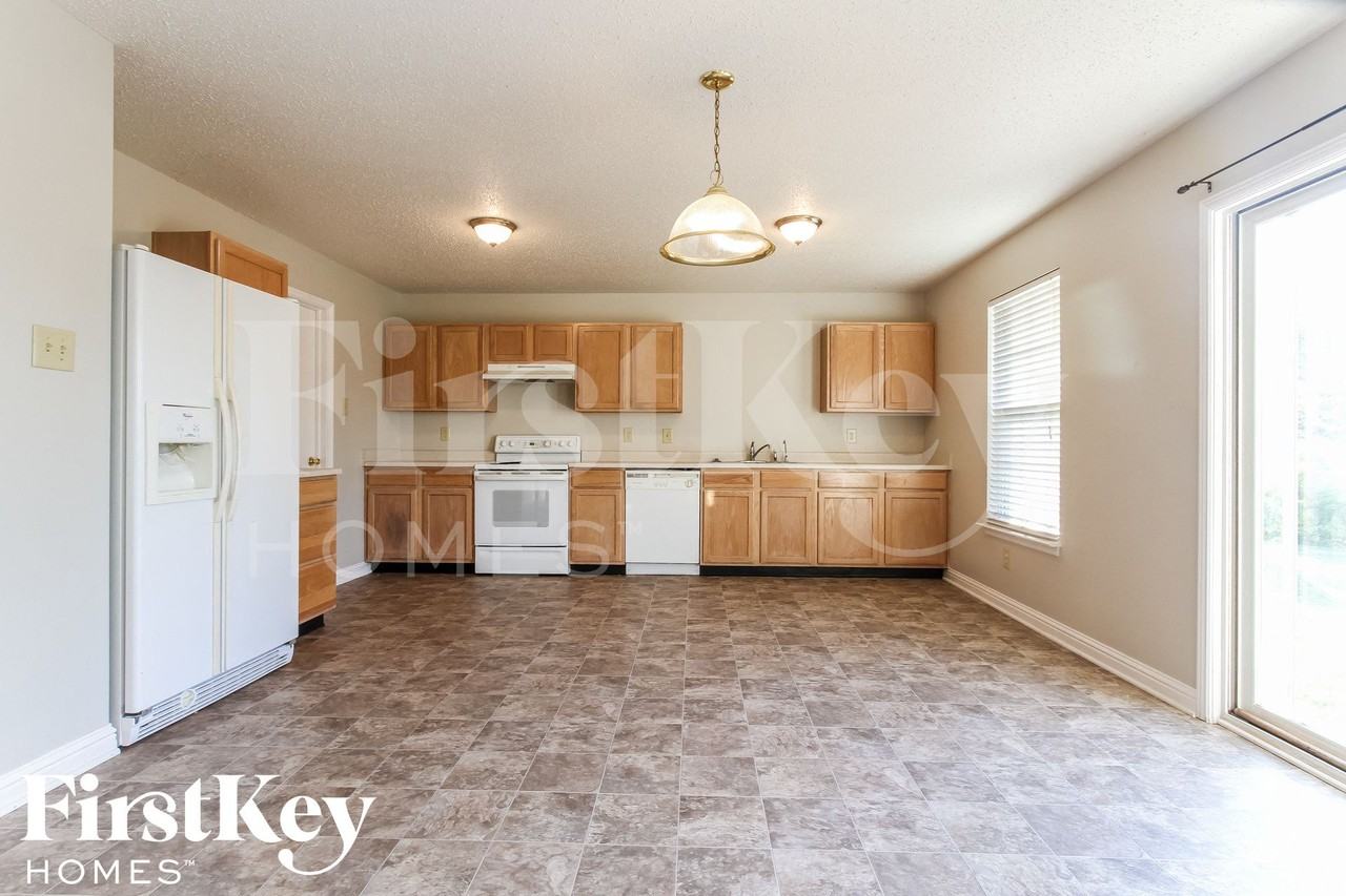 6448 Front Point Dr - Photo 5 of 15