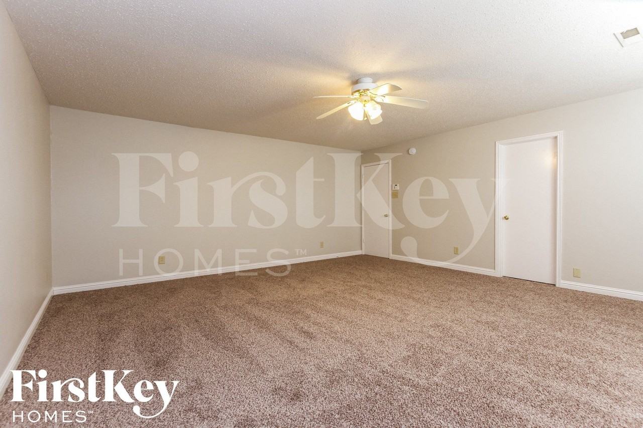 6448 Front Point Dr - Photo 7 of 15