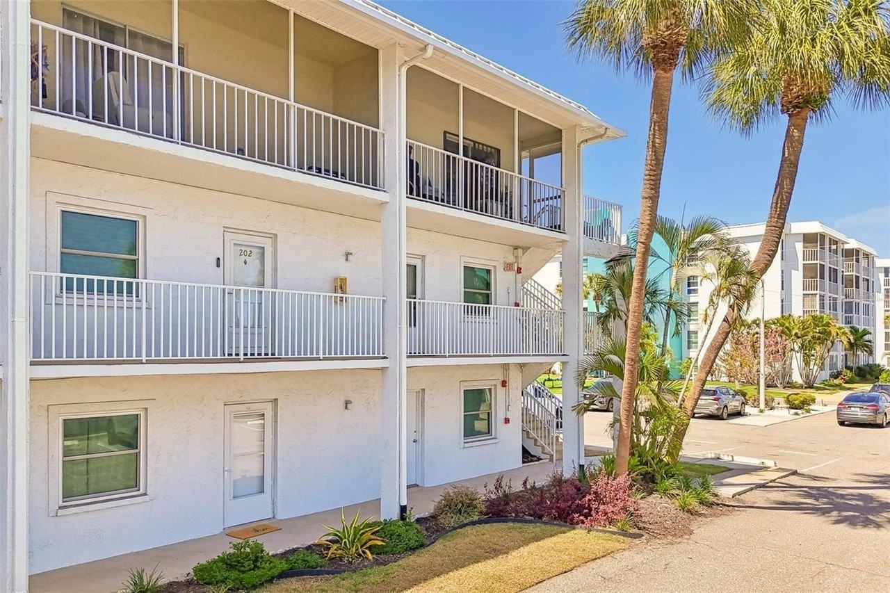 4920 38th Way S #101 - Photo 3 of 23