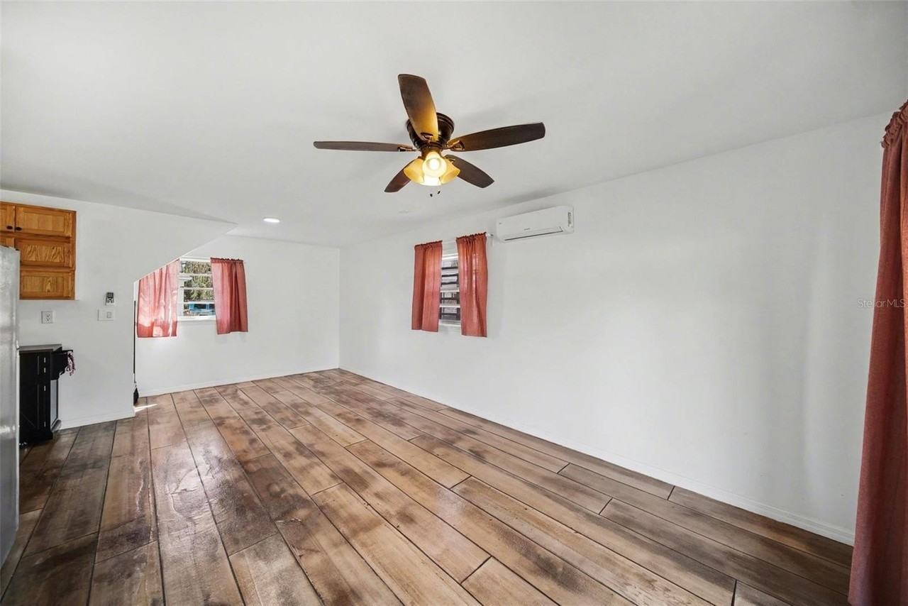 38250 13th Ave - Photo 3 of 21