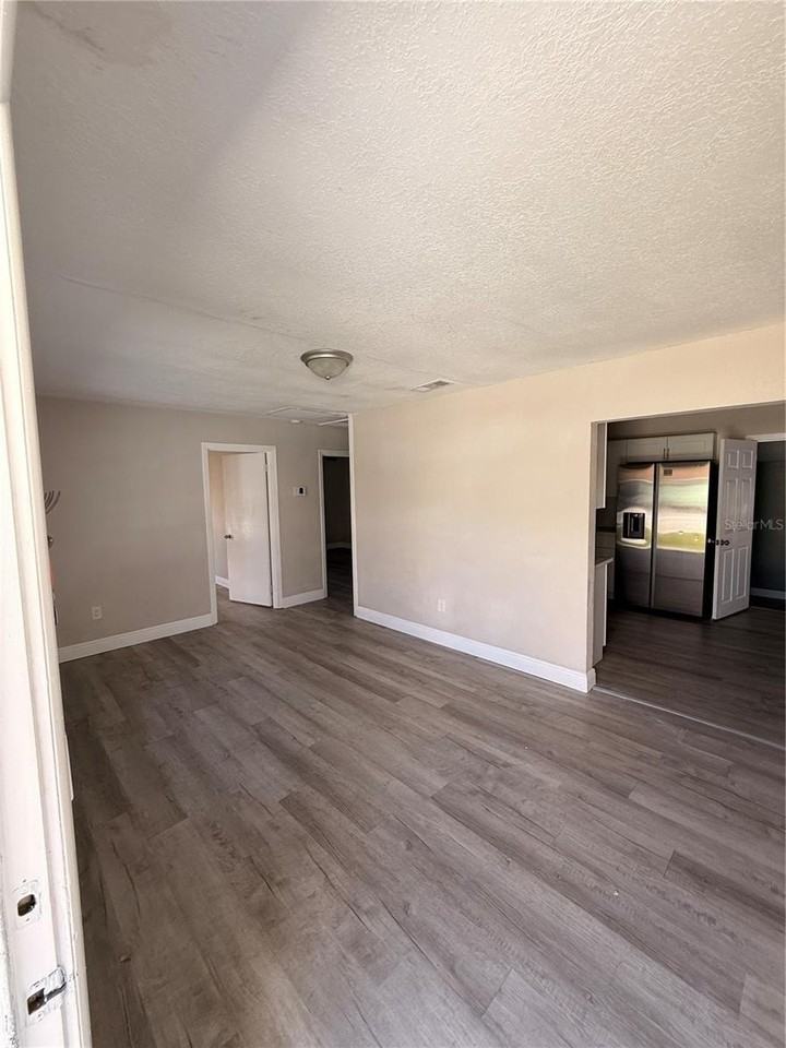 1510 W Powhatan Ave #1 - Photo 3 of 15