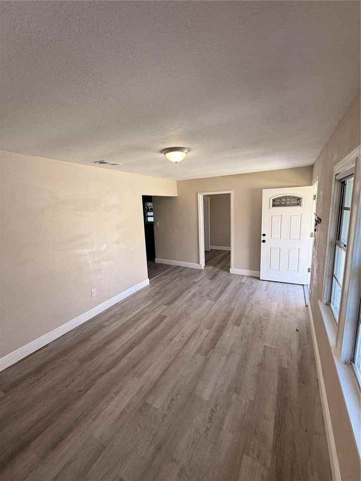 1510 W Powhatan Ave #1 - Photo 4 of 15