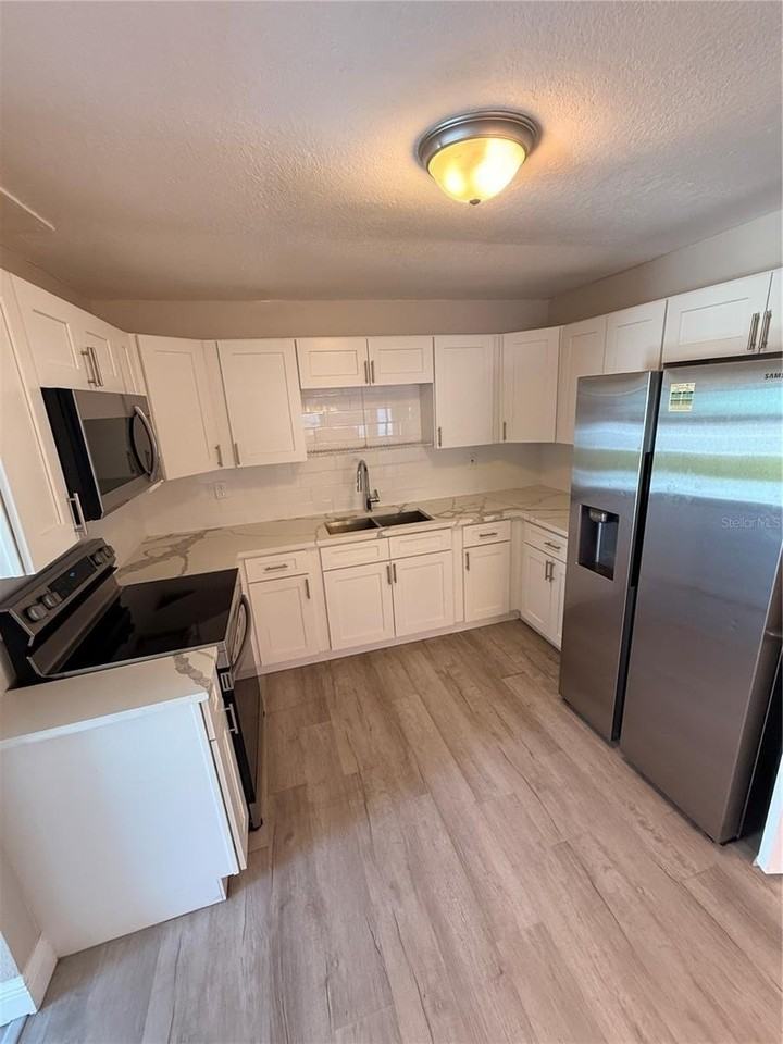 1510 W Powhatan Ave #1 - Photo 5 of 15