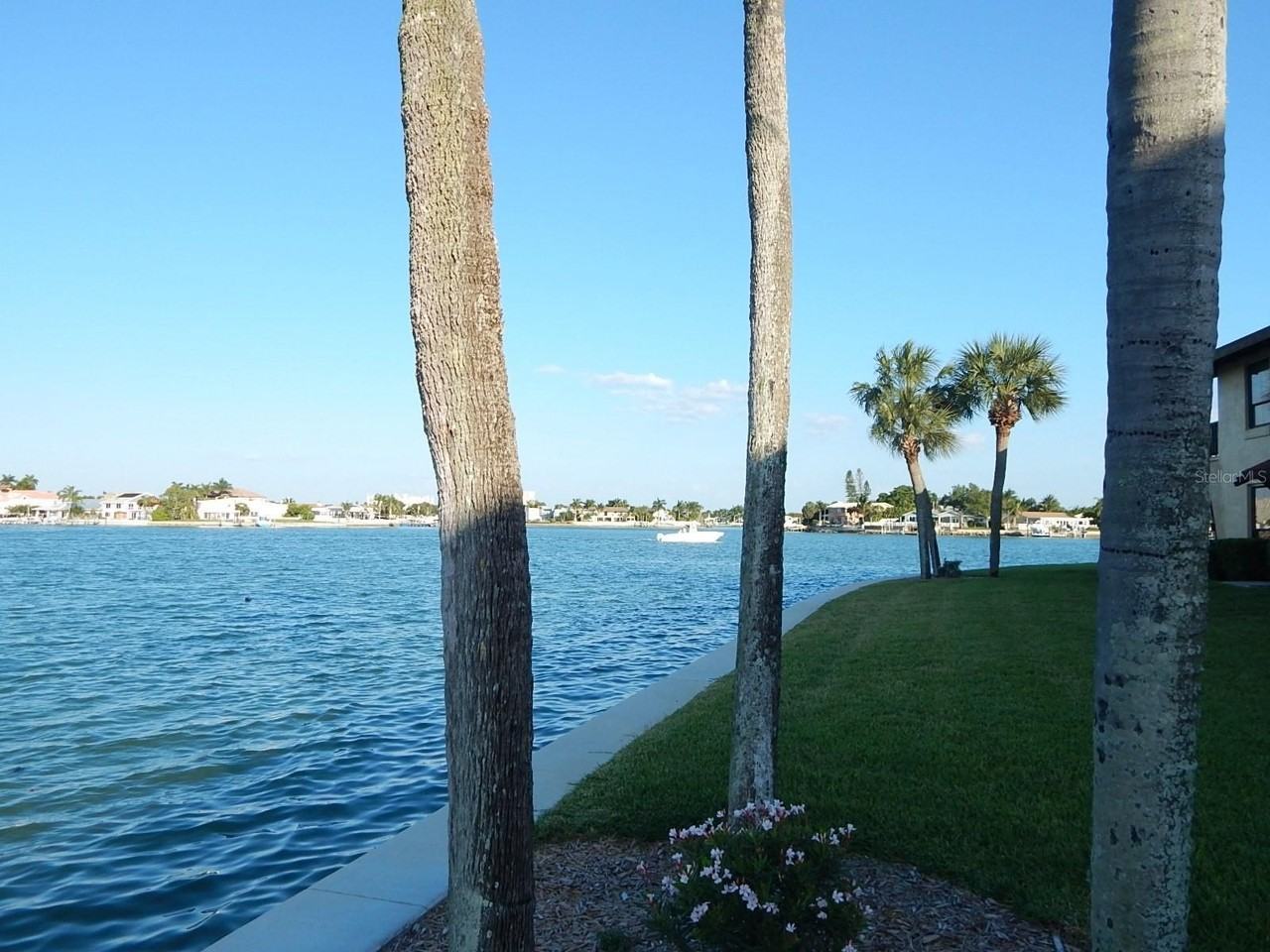 534 Plaza Seville Ct #64 - Photo 5 of 31