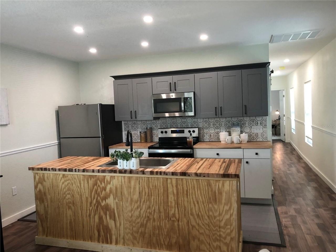 1321 W North B St - Photo 4 of 21