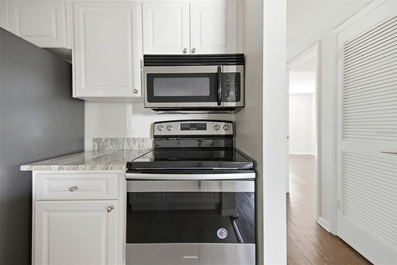 3102 W Horatio St #12 - Photo 3 of 23