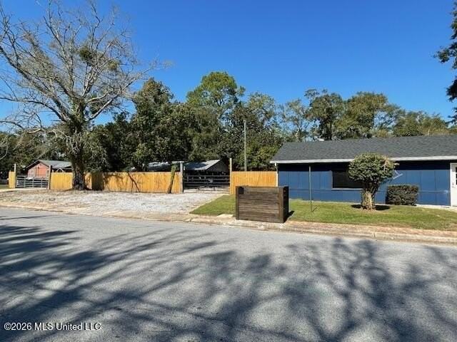 1307 Communy Ave - Photo 3 of 22