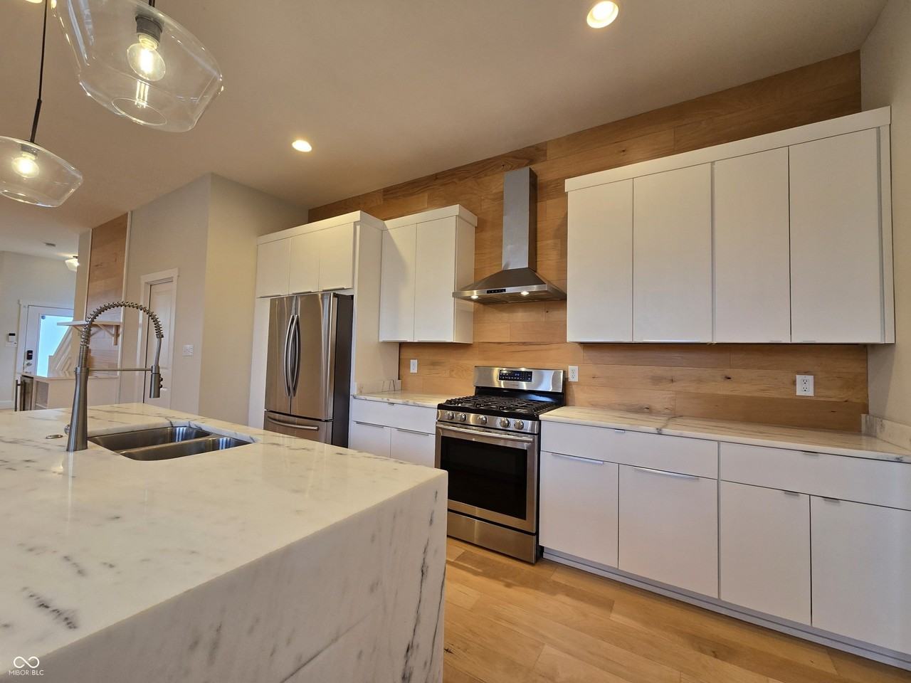 1226 Cottage Ave - Photo 6 of 26