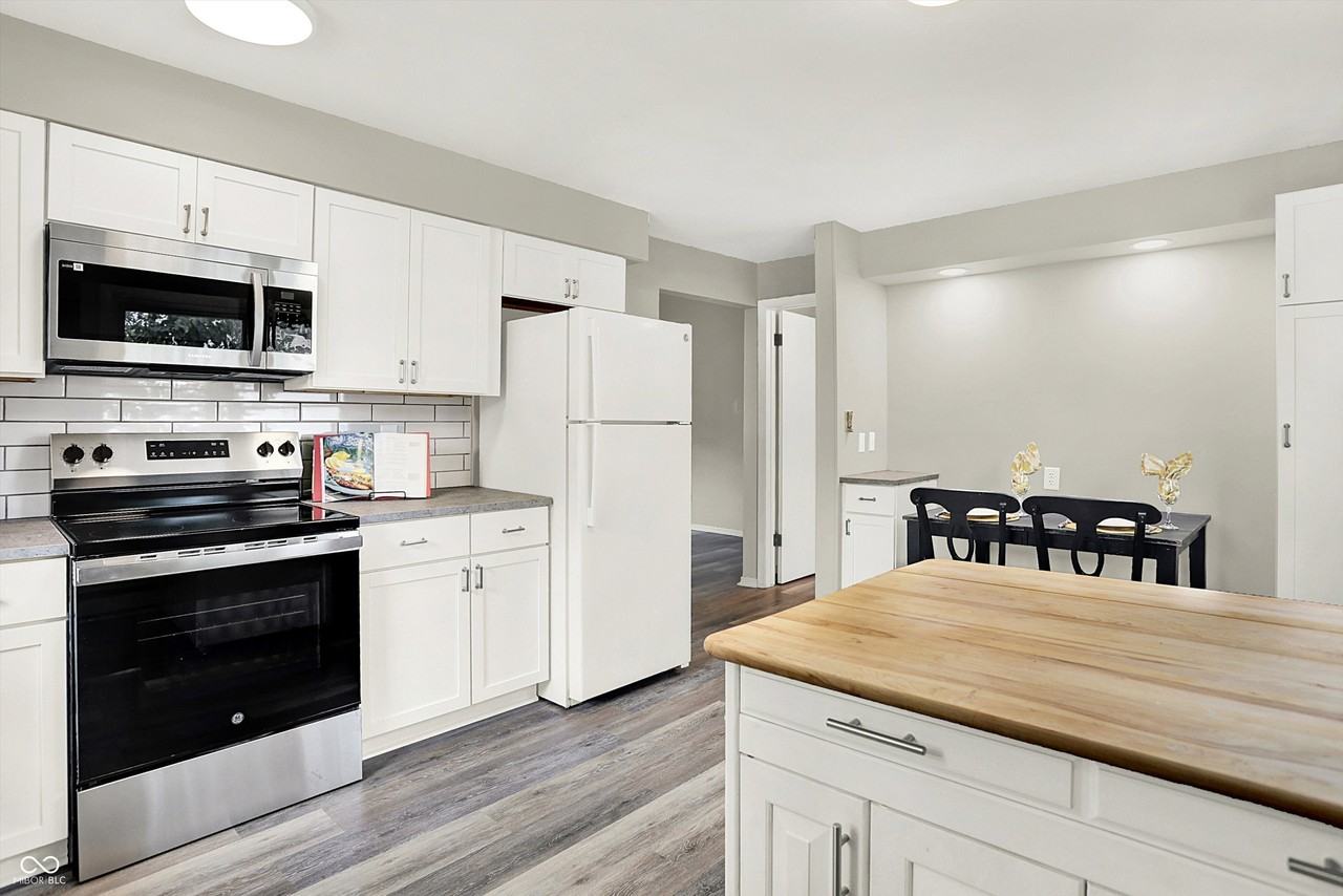 303 E 4th St - Photo 7 of 17