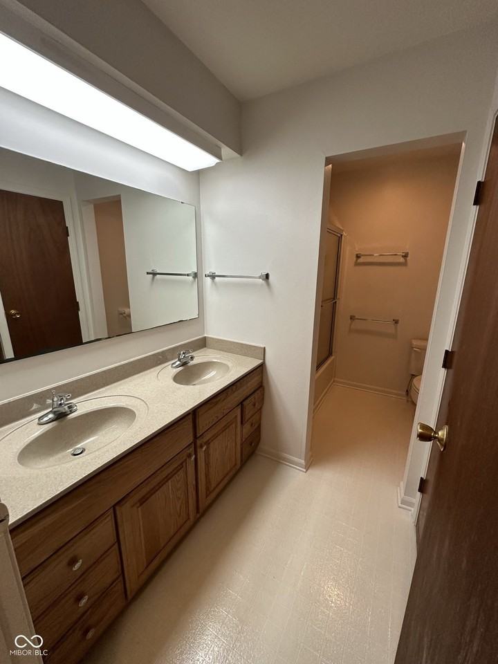 1222 Richfield Ln - Photo 4 of 6