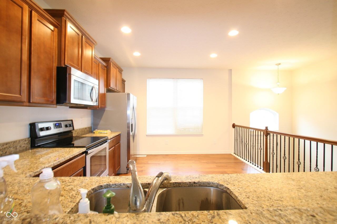 12722 Hannah Hill Rd - Photo 4 of 26