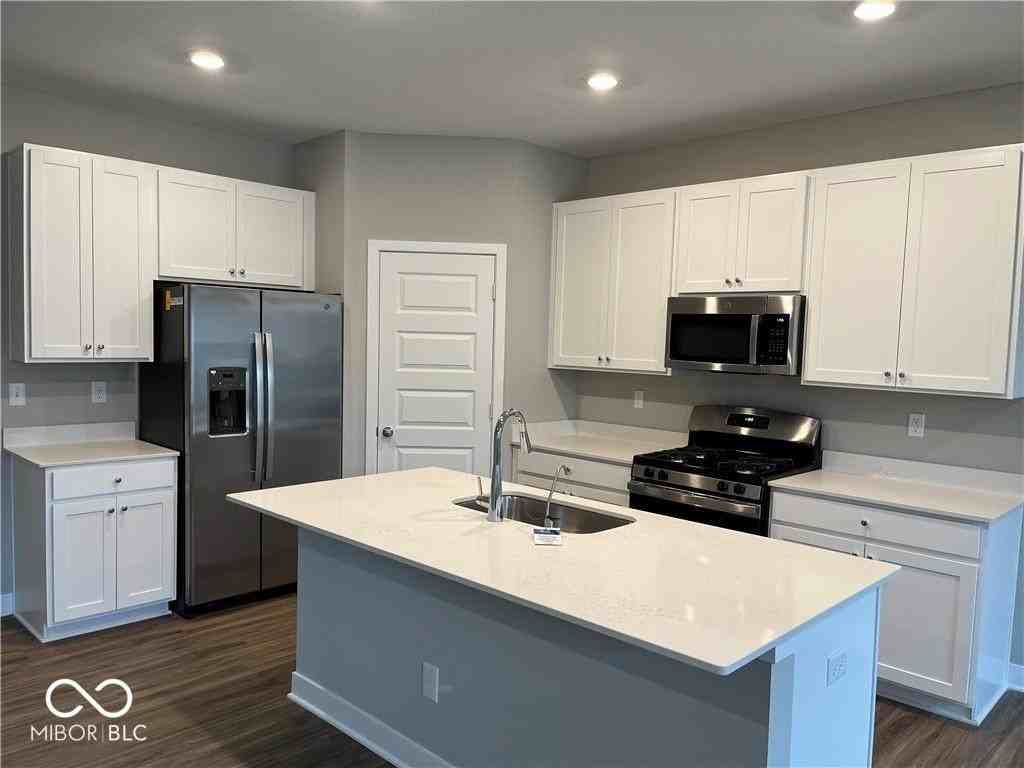 2052 Rowena Ln - Photo 5 of 20