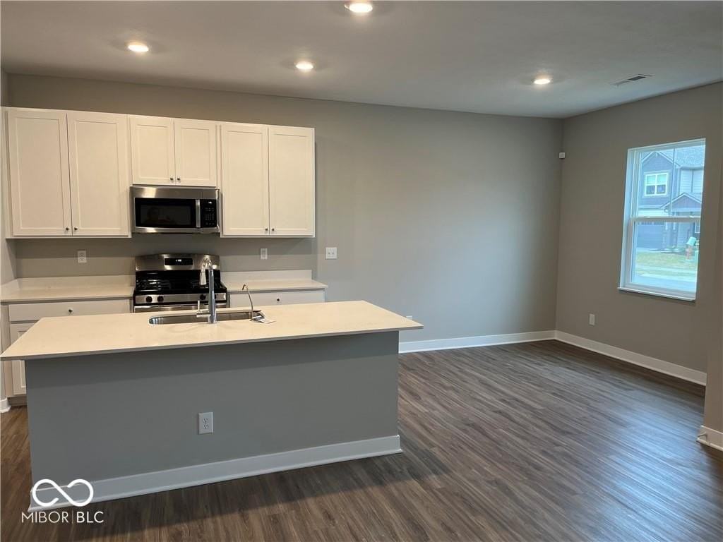 2052 Rowena Ln - Photo 6 of 20