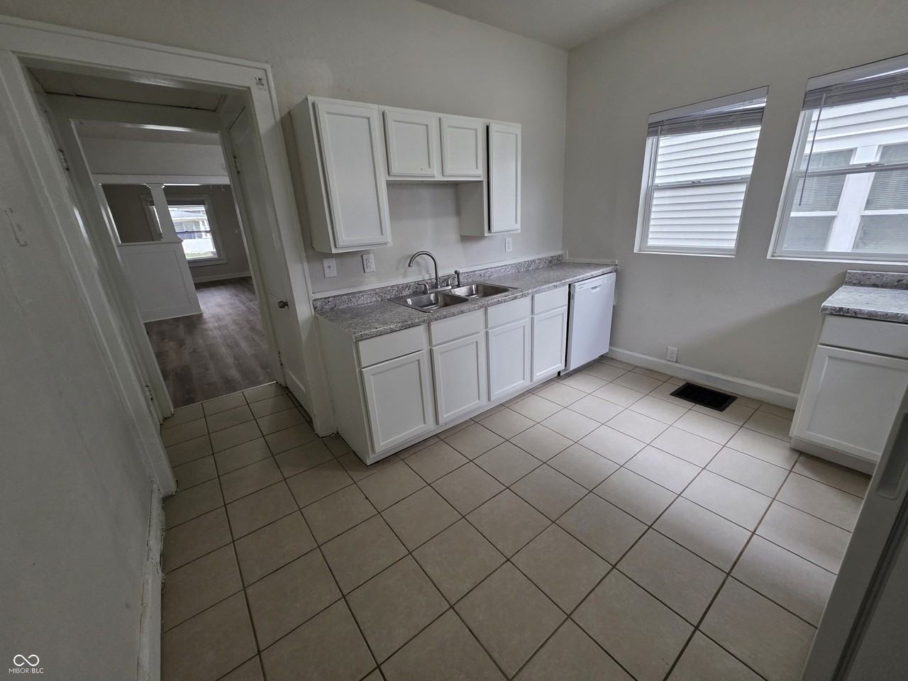 1119 N Tuxedo St - Photo 7 of 18