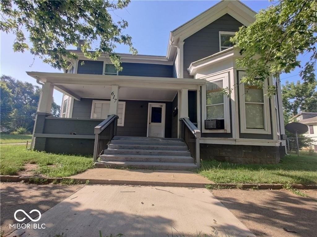 617 W Franklin St #2 - Photo 3 of 11