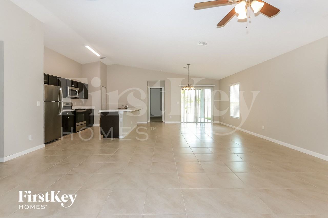 4522 Sw Savona Blvd - Photo 4 of 15